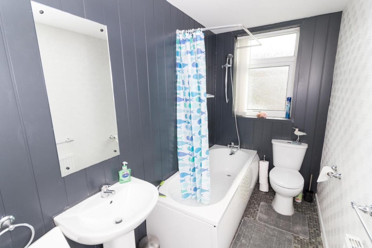 Entire House - 2 Bedroom - 3 Bed - Free Wifi - Tv Clayton-le-Moors Extérieur photo